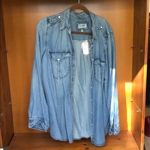 Brand NEW Women’s Boyfriend Denim Button Shirt